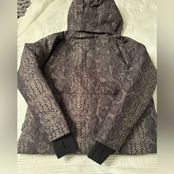 Varley Dorothy Ski Jacket - NWT - Size L Down Filled - Picture 6 of 15